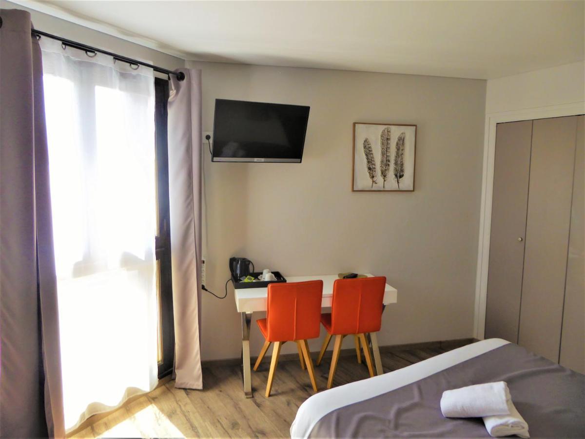 Auberge De La Paillere Lavours Ngoại thất bức ảnh