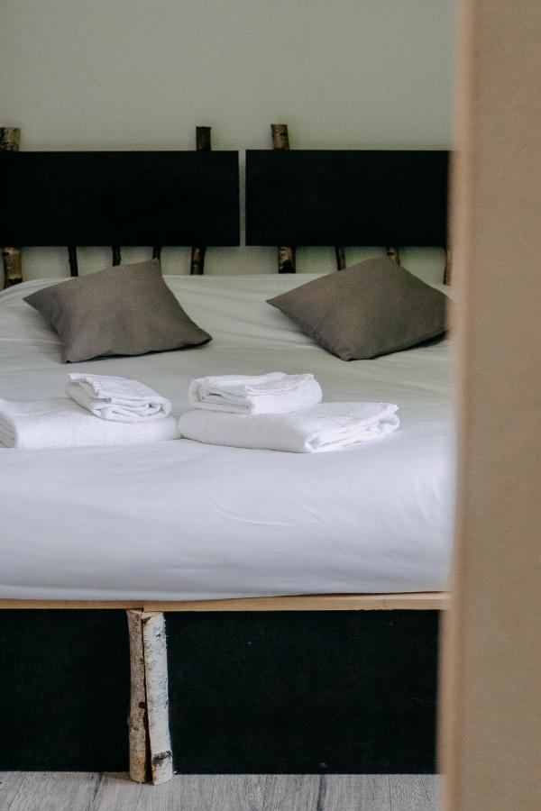 Auberge De La Paillere Lavours Ngoại thất bức ảnh